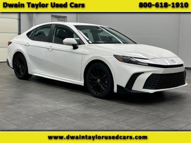 2025 Toyota Camry LE (Natl)