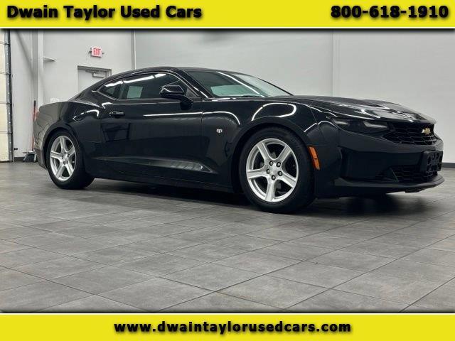 2019 Chevrolet Camaro 2dr Cpe 1LT
