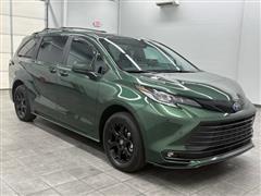 2025 Toyota Sienna 