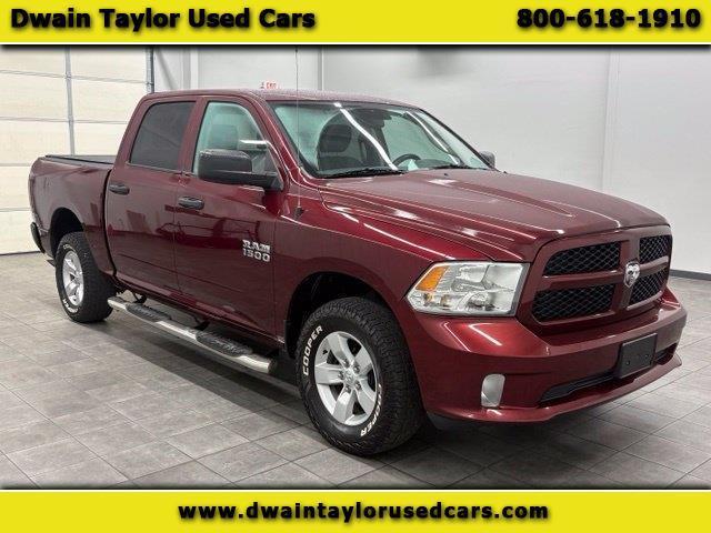 2017 RAM 1500 Express 4x4 Crew Cab 5'7" Box