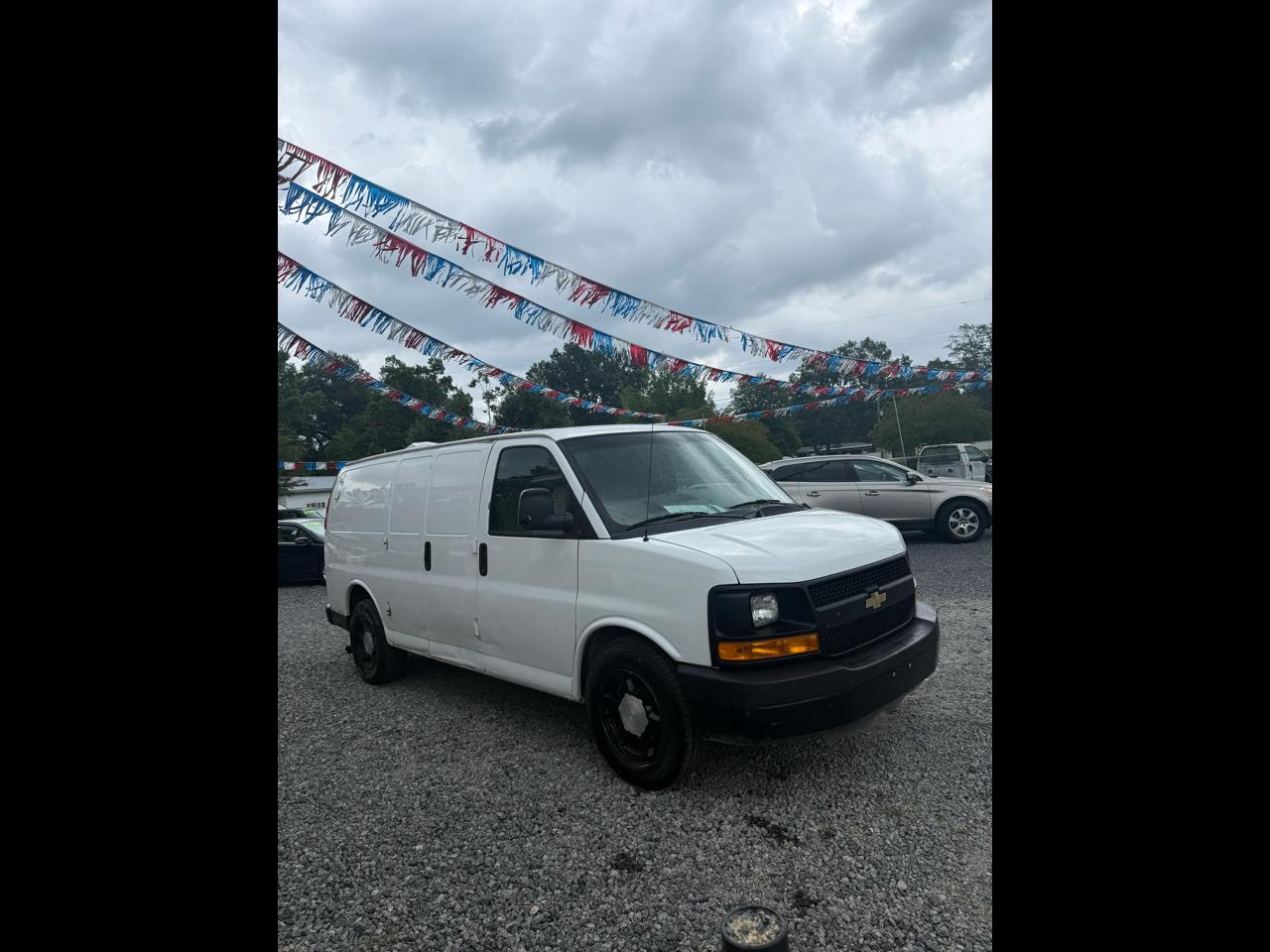 2013 Chevrolet Express's photo
