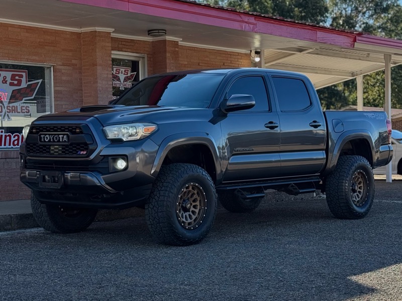 2018 Toyota Tacoma SR5 Double Cab Long Bed V6 6AT 4WD