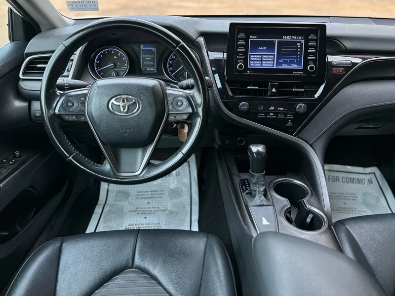 Toyota Camry SE 2021