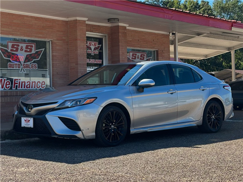 2020 Toyota Camry SE