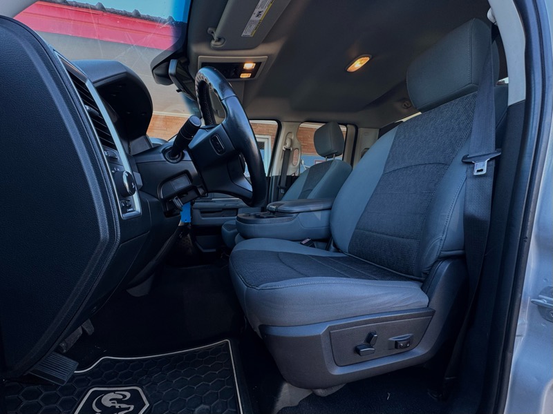RAM 1500 SLT Quad Cab 2WD 2015