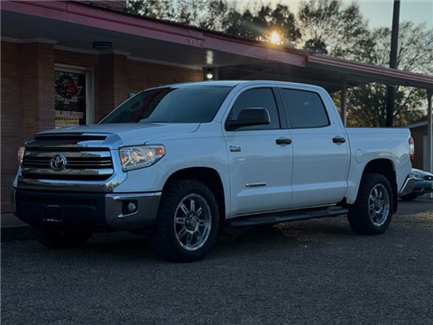 2017 Toyota Tundra SR5 5.7L V8 FFV CrewMax 2WD