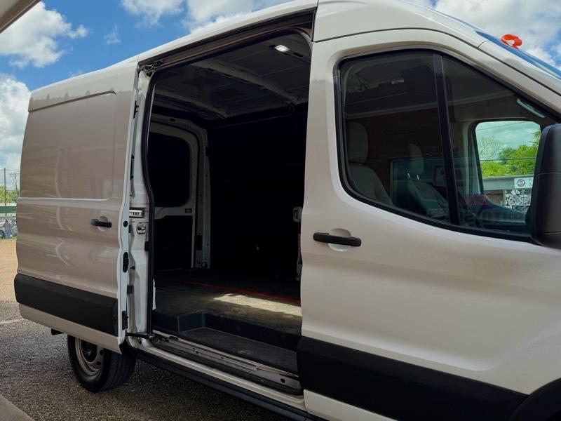 Ford Transit 150 Van Med. Roof w/Sliding Pass. 130-in. WB 2023