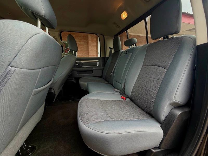 RAM 1500 SLT Crew Cab SWB 2WD 2017