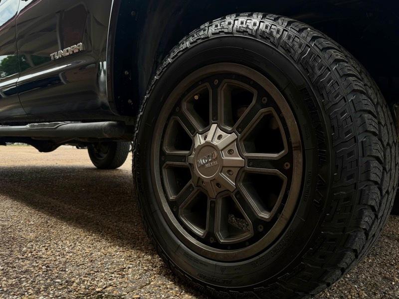Toyota Tundra SR5 5.7L V8 CrewMax 2WD 2015