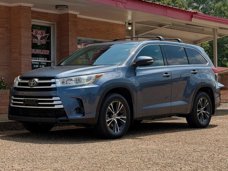 Toyota Highlander LE Plus FWD V6 2018