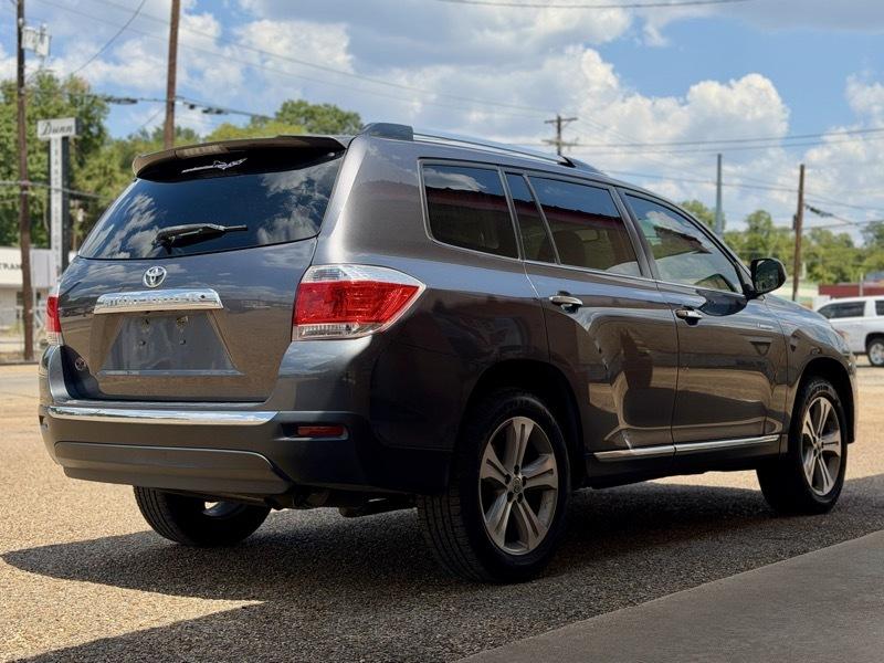 Toyota Highlander Limited 2WD 2013