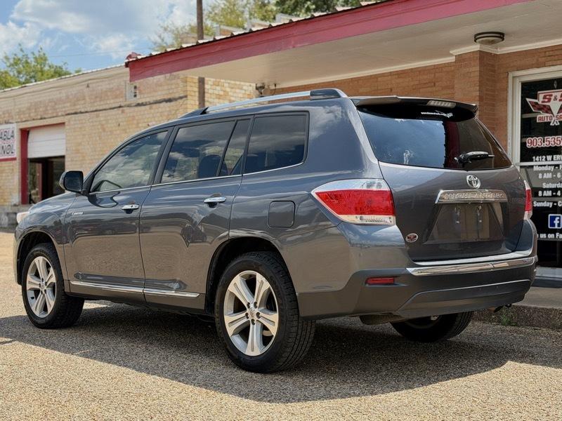 Toyota Highlander Limited 2WD 2013