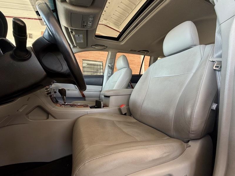 Toyota Highlander Limited 2WD 2013