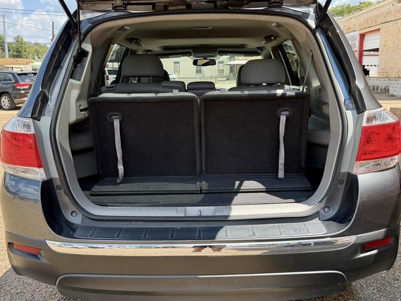 Toyota Highlander Limited 2WD 2013