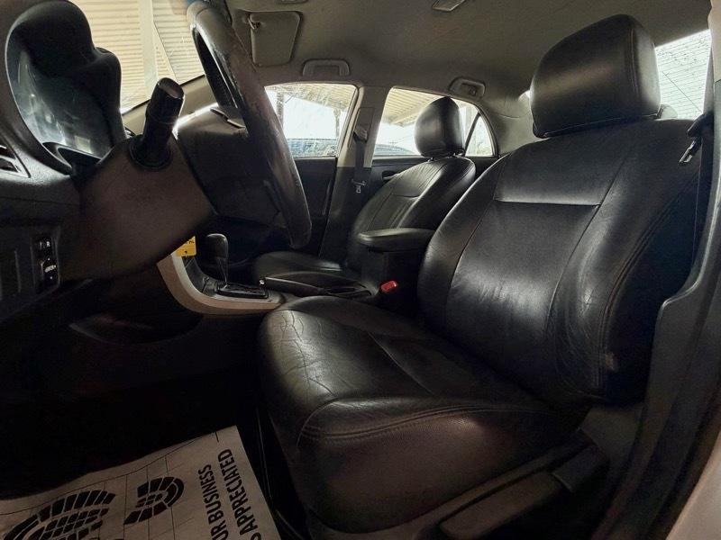 Toyota Corolla Base 4-Speed AT 2009