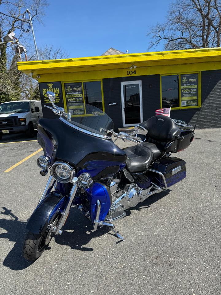 Harley-Davidson FLHTCUSE  2011