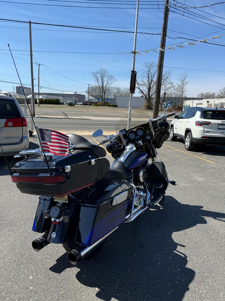 Harley-Davidson FLHTCUSE  2011