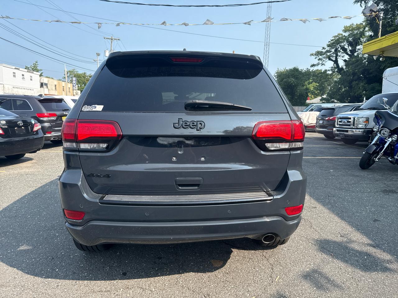 Jeep Grand Cherokee Laredo 4WD 2017