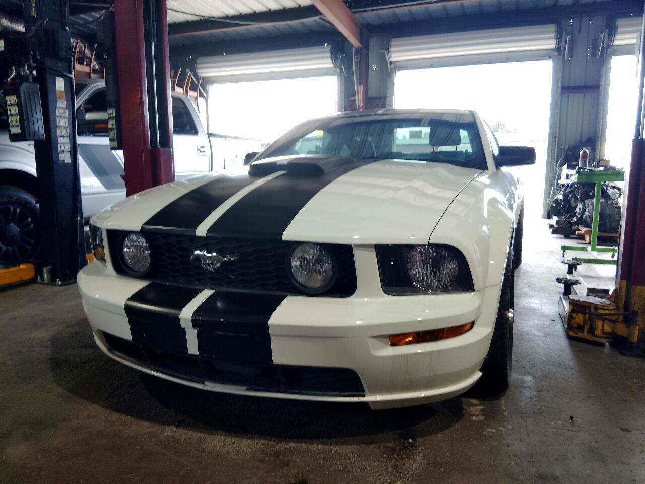 2007 Ford Mustang GT Deluxe Coupe