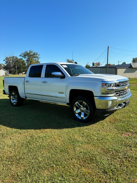 Chevrolet Silverado 1500 LTZ Crew Cab 4WD 2017 Chevrolet Silverado 1500 LTZ Crew Cab 4WD 2017