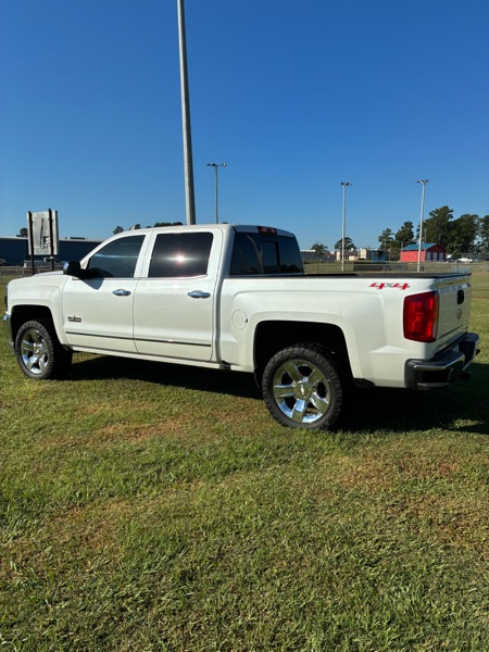 Chevrolet Silverado 1500 LTZ Crew Cab 4WD 2017 Chevrolet Silverado 1500 LTZ Crew Cab 4WD 2017