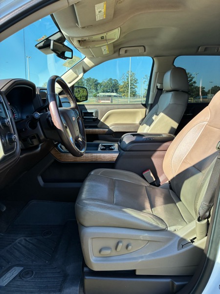 Chevrolet Silverado 1500 LTZ Crew Cab 4WD 2017 Chevrolet Silverado 1500 LTZ Crew Cab 4WD 2017