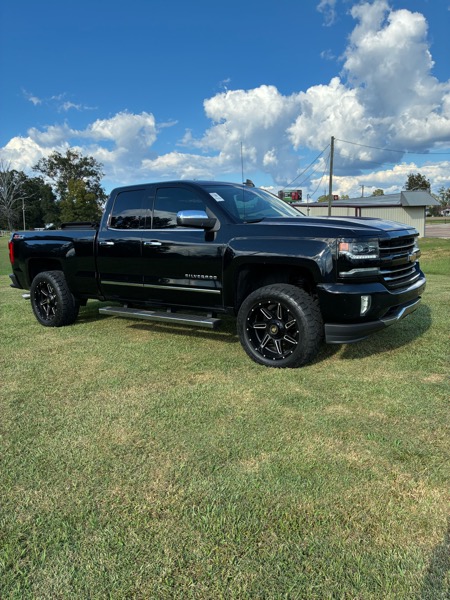Chevrolet Silverado 1500 LTZ Double Cab Short Box 4WD 2017 Chevrolet Silverado 1500 LTZ Double Cab Short Box 4WD 2017