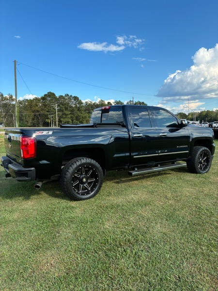 Chevrolet Silverado 1500 LTZ Double Cab Short Box 4WD 2017 Chevrolet Silverado 1500 LTZ Double Cab Short Box 4WD 2017