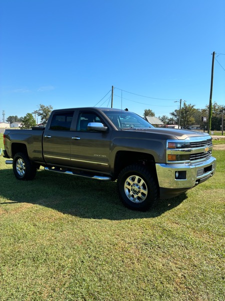Chevrolet Silverado 2500HD LTZ Crew Cab Long Box 4WD 2015 Chevrolet Silverado 2500HD LTZ Crew Cab Long Box 4WD 2015