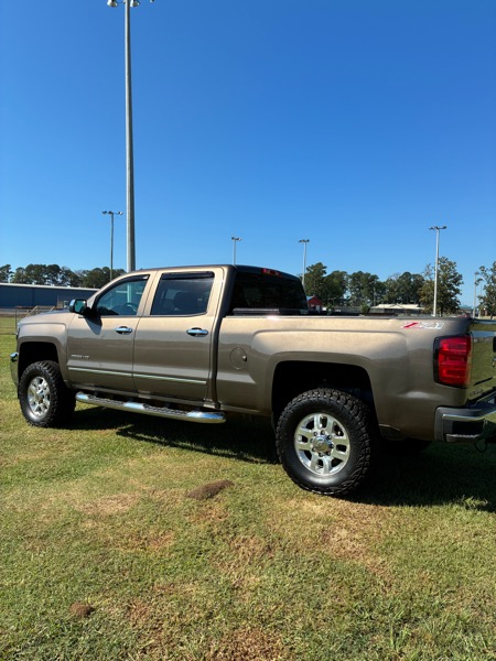 Chevrolet Silverado 2500HD LTZ Crew Cab Long Box 4WD 2015 Chevrolet Silverado 2500HD LTZ Crew Cab Long Box 4WD 2015