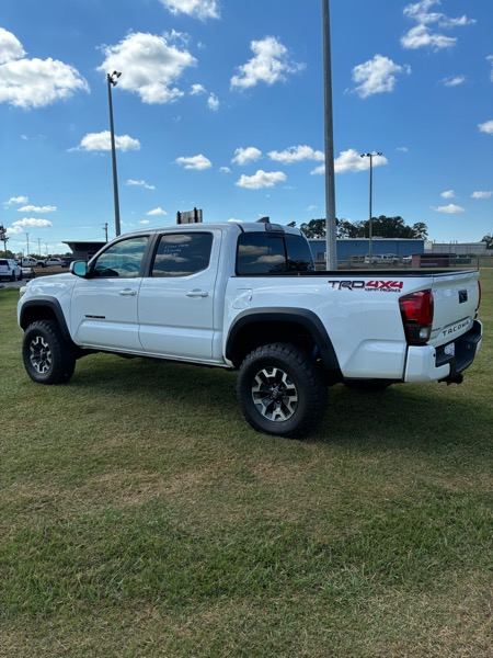 Toyota Tacoma SR5 Double Cab Long Bed V6 6AT 4WD 2018 Toyota Tacoma SR5 Double Cab Long Bed V6 6AT 4WD 2018