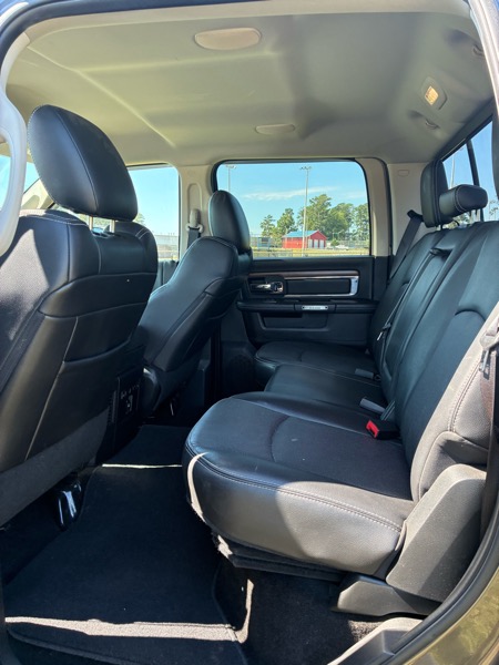 RAM 2500 Laramie Crew Cab SWB 4WD 2015 RAM 2500 Laramie Crew Cab SWB 4WD 2015