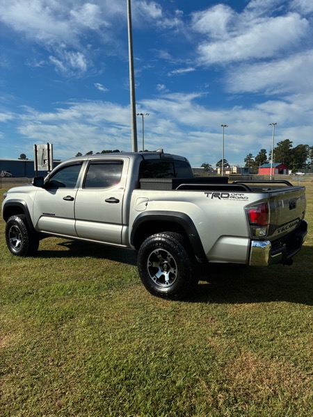 Toyota Tacoma 2WD Double Cab I4 AT SR5 (Natl) 2018 Toyota Tacoma 2WD Double Cab I4 AT SR5 (Natl) 2018