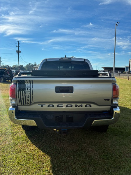 Toyota Tacoma 2WD Double Cab I4 AT SR5 (Natl) 2018 Toyota Tacoma 2WD Double Cab I4 AT SR5 (Natl) 2018