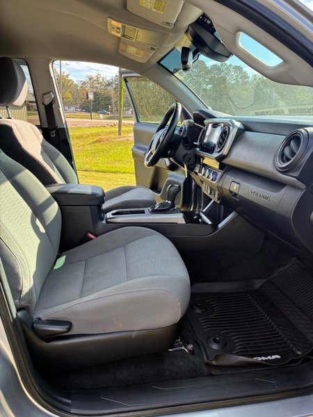 Toyota Tacoma 2WD Double Cab I4 AT SR5 (Natl) 2018 Toyota Tacoma 2WD Double Cab I4 AT SR5 (Natl) 2018