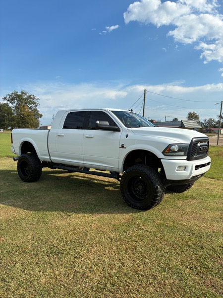 RAM 2500 Laramie Mega Cab 4WD 2017 RAM 2500 Laramie Mega Cab 4WD 2017