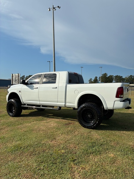 RAM 2500 Laramie Mega Cab 4WD 2017 RAM 2500 Laramie Mega Cab 4WD 2017