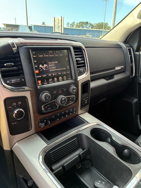 RAM 2500 Laramie Mega Cab 4WD 2017 RAM 2500 Laramie Mega Cab 4WD 2017