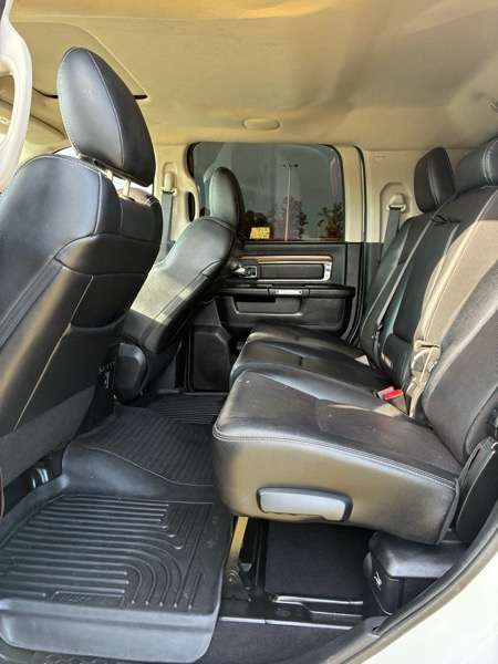 RAM 2500 Laramie Mega Cab 4WD 2017 RAM 2500 Laramie Mega Cab 4WD 2017