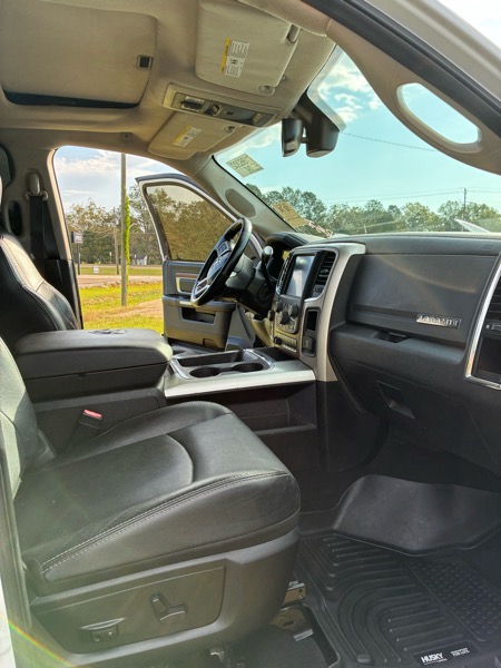 RAM 2500 Laramie Mega Cab 4WD 2017 RAM 2500 Laramie Mega Cab 4WD 2017