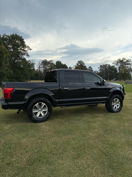 Ford F-150 XLT SuperCrew 5.5-ft. Bed 4WD 2018 Ford F-150 XLT SuperCrew 5.5-ft. Bed 4WD 2018