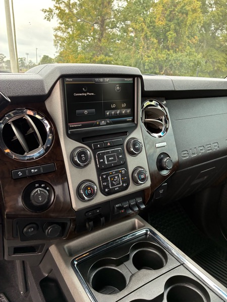 Ford F-250 SD XLT Crew Cab Long Bed 4WD 2016 Ford F-250 SD XLT Crew Cab Long Bed 4WD 2016