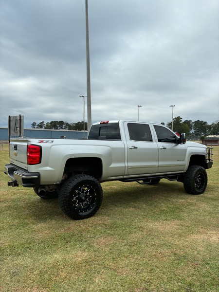 Chevrolet Silverado 2500HD LTZ Crew Cab Long Box 4WD 2015 Chevrolet Silverado 2500HD LTZ Crew Cab Long Box 4WD 2015