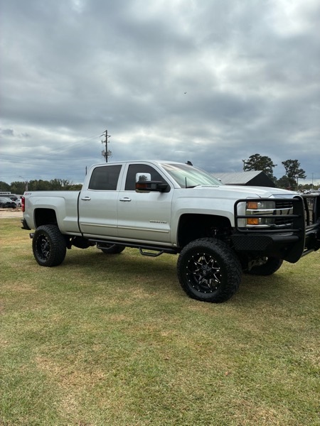 Chevrolet Silverado 2500HD LTZ Crew Cab Long Box 4WD 2015 Chevrolet Silverado 2500HD LTZ Crew Cab Long Box 4WD 2015
