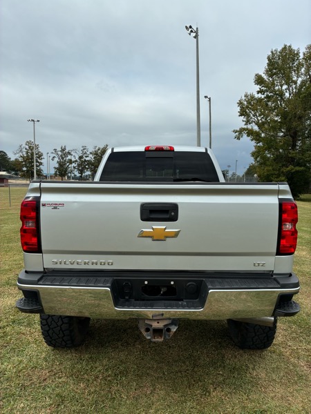 Chevrolet Silverado 2500HD LTZ Crew Cab Long Box 4WD 2015 Chevrolet Silverado 2500HD LTZ Crew Cab Long Box 4WD 2015