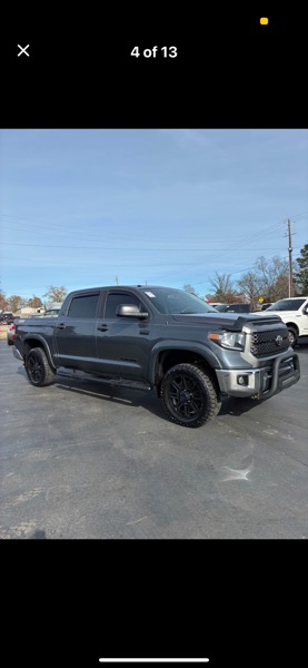 Toyota Tundra SR5 5.7L V8 FFV CrewMax 4WD 2017
