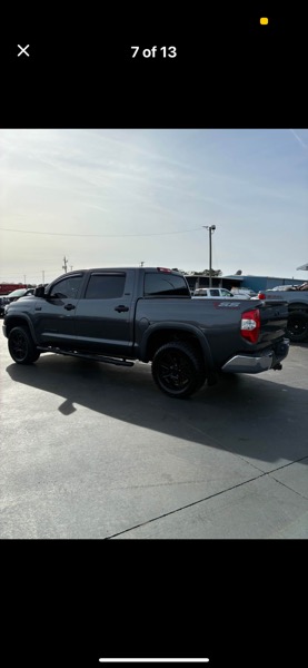 Toyota Tundra SR5 5.7L V8 FFV CrewMax 4WD 2017