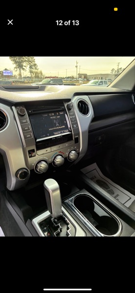 Toyota Tundra SR5 5.7L V8 FFV CrewMax 4WD 2017