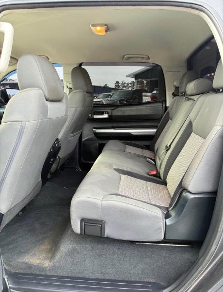 Toyota Tundra SR5 5.7L V8 FFV CrewMax 4WD 2017