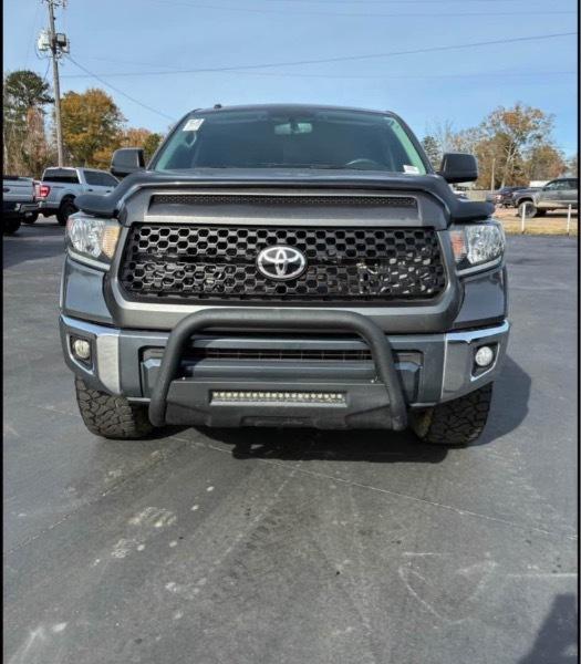 Toyota Tundra SR5 5.7L V8 FFV CrewMax 4WD 2017